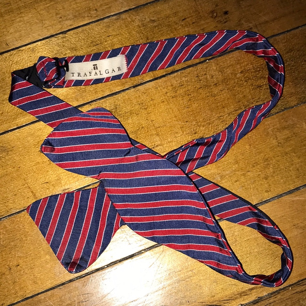 Trafalgar‎ Men's Red & Navy Striped Self-Tie Bow Tie